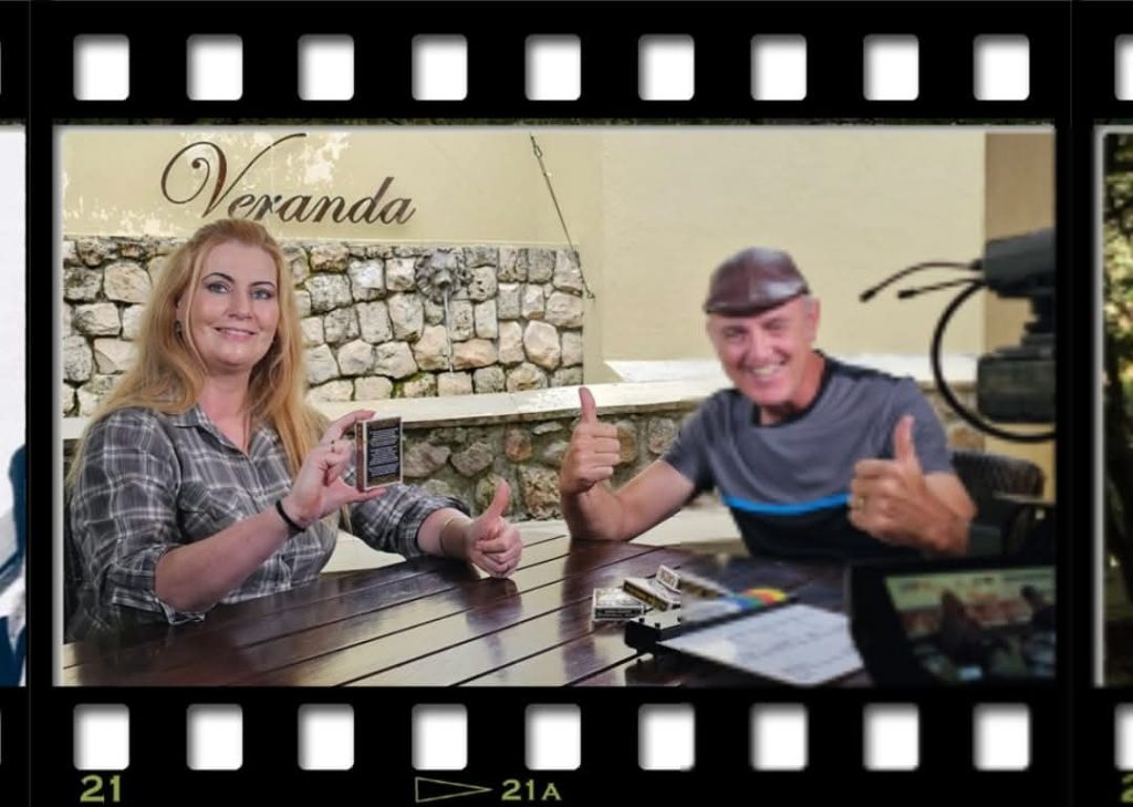 Elaine Arts™ and Wouter de Witt on set for Kuns Musiek & Avontuur, NET-Afrikaans Episode 1